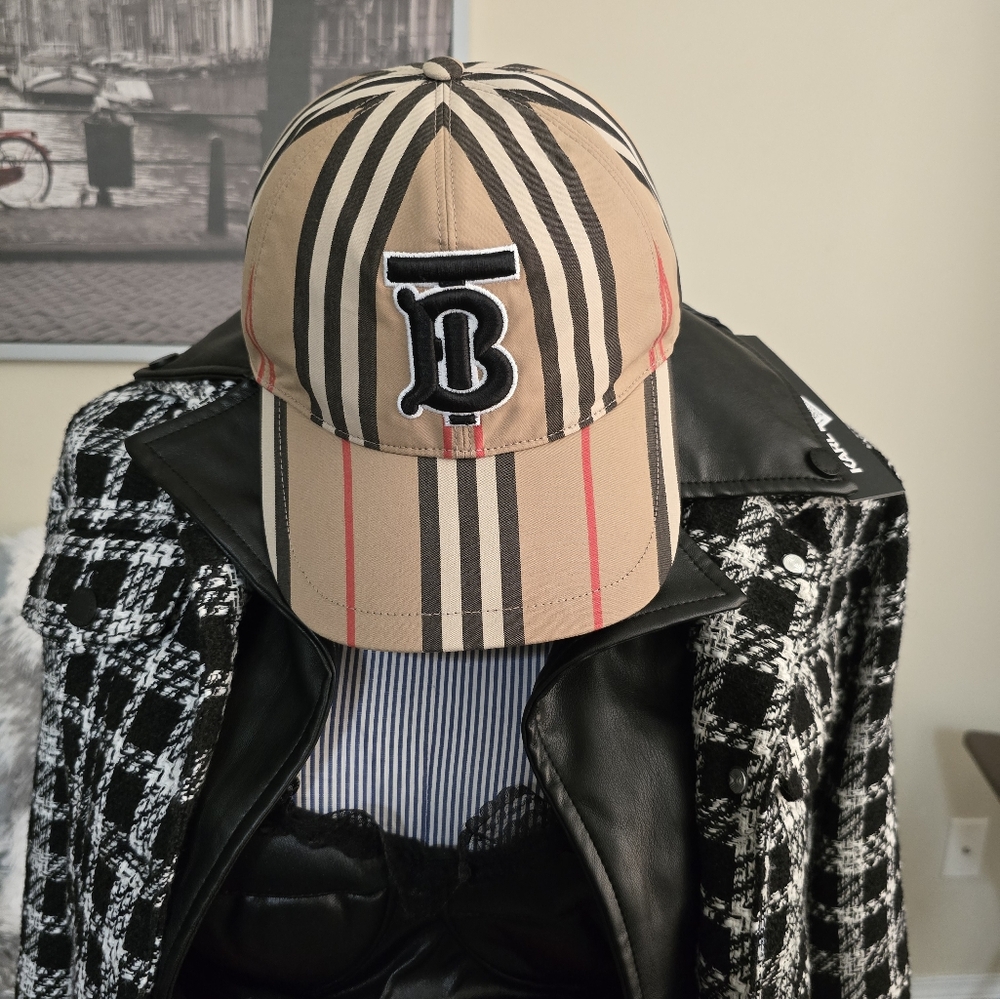 Preloved Burberry baseball hat [Unisex]